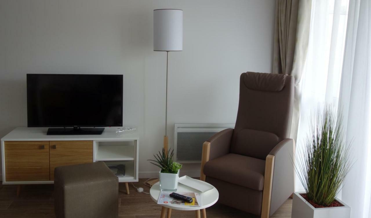 Aparthotel Domitys - Les Robes D'Airain Caen Zewnętrze zdjęcie