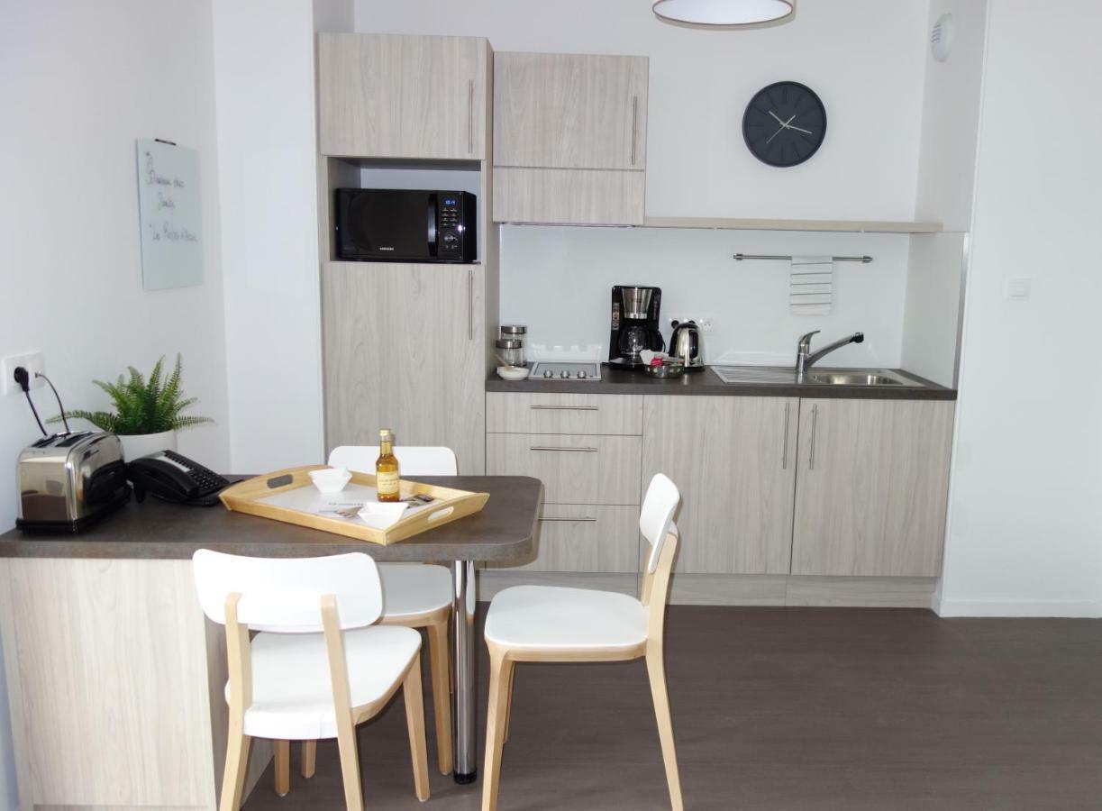 Aparthotel Domitys - Les Robes D'Airain Caen Zewnętrze zdjęcie