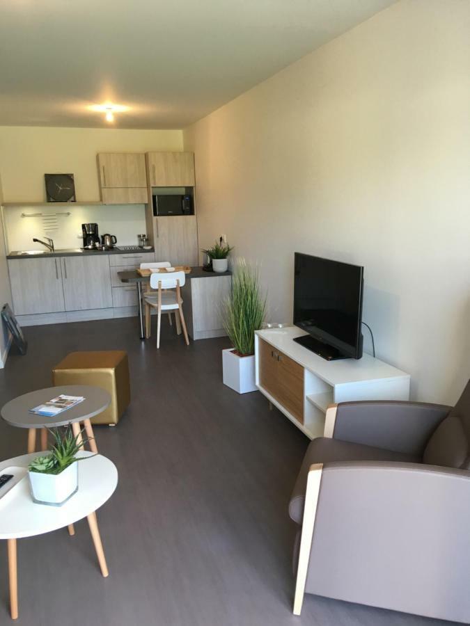 Aparthotel Domitys - Les Robes D'Airain Caen Zewnętrze zdjęcie